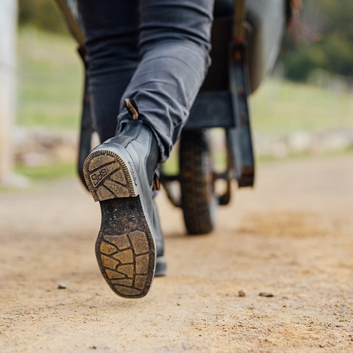 663 Unisex Elastic Side Non Safety Boots Elastic Sided Boots Blundstone