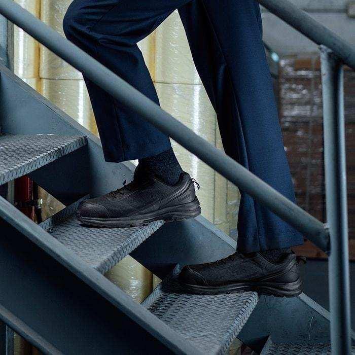 795 Unisex Lace Up Safety Joggers Safety Shoes Blundstone